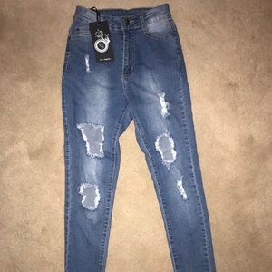 FASHION NOVA Ripped Skinny Jeans